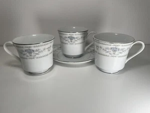3 Stück Diane Fine Porcelain China Japan Teetasse mit Fuß & 1 Untertasse gebraucht - Bild 1 von 6