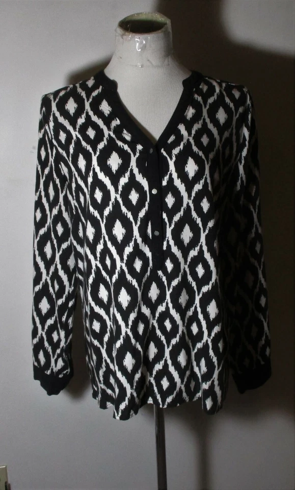 Top negro manga larga cuello en V violeta & claire talla L Foto 1 de 4