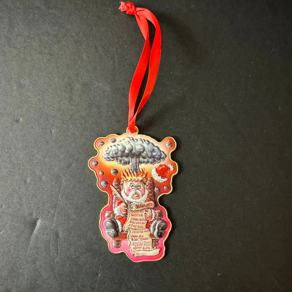 Adam Bomb Santa Lista Traviesa GPK Adorno de Navidad Cubo de Basura Niños Foto 1 de 1