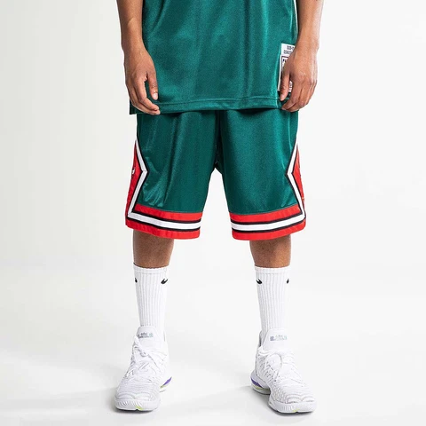 Mitchell Ness Chicago Bulls 2008 DERRICK ROSE GREEN WEEK SILK AUTHENTIC Shorts Cover