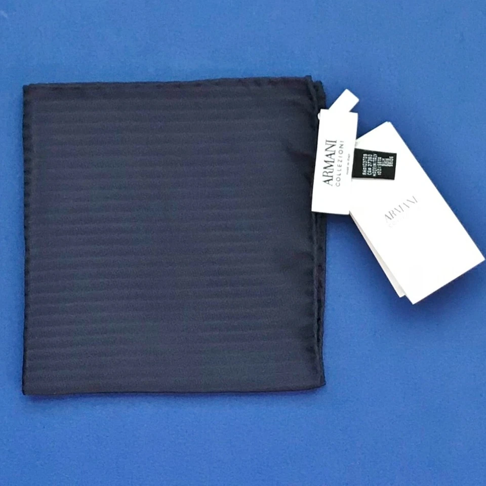 Pañuelo cuadrado de bolsillo Armani Collezioni azul marino a rayas texturizadas 100 % seda nuevo con etiquetas Foto 1 de 1