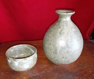 Sake Bottle and Cup Set Tokkuri Guinomi Ochoco Drinking Vessel Japanese Pottery - Picture 1 of 11
