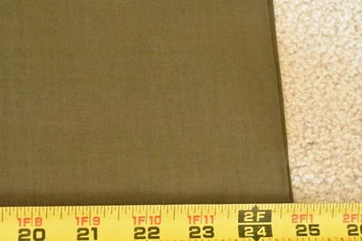 Por 1/2 yarda, algodón liso verde oliva oscuro, V854 Foto 1 de 4