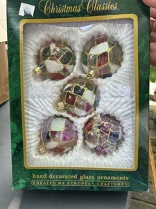 Juego de 5 adornos bolas brillantes multicolores clásicos de Navidad Commodore de colección - Imagen 1 de 6