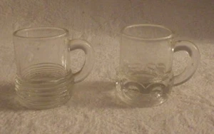 Lote de 2 gafas de vidrio transparente de colección de 2" de alto - Imagen 1 de 3