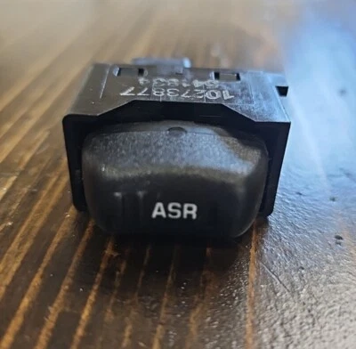 Interruptor de control de tracción Chevrolet Camaro Z28 SS ASR 1997-2002 OEM 97-02 GM Foto 1 de 4