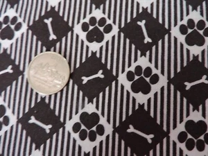 100% Cotton Fabric Paw Prints and Dog Bones Plaid - By the Yard - Picture 1 of 2