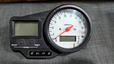 01–02 Yamaha YZF-R6 OEM Gauge Cluster Speedometer Tach Dash Assembly - Image 1 of 4