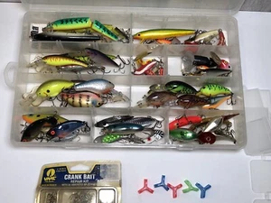Lot of 52 Used Bagleys,Heddon,Rapala, Mepps,Cordell Bass Lure Assortment W/Case - Picture 1 of 22