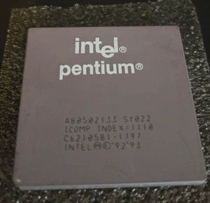 Vintage Intel Pentium 133 Ceramic Gold Pin CPU A80502-133 SY022 - Picture 1 of 5