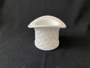Vintage Fenton Daisy and Button White milk Glass Top Hat Vase - Picture 1 of 3
