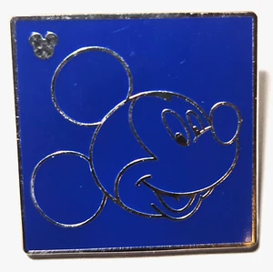DISNEY PARKS -- MICKEY MOUSE -- BLAU & SILBER -- VERSTECKTE MICKEY ANSTECKNADEL -- 1 VON 5 - Bild 1 von 2
