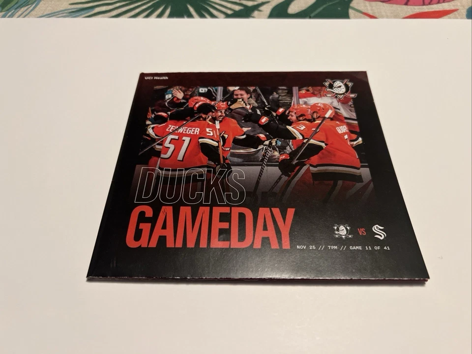 Póster Anaheim Ducks Gameday Program Mason McTavish 2025 Vs New York Rangers Foto 1 de 1