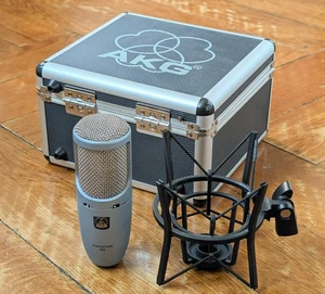 AKG P200 Kondensatormikrofon mit "U87" Modifikation, incl. Aufhängung (P220) - Bild 1 von 4