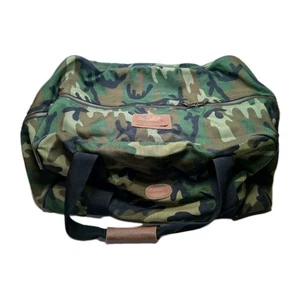 Vintage Winchester Hunting Large Woodland Camo Nylon Duffel Bag / Duffle Pack - Picture 1 of 8