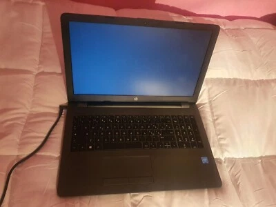 HP 250 G6 15,6"(4GB, AMD E2-9000e, 2,0GHz, 500GB HDD) Portatile-Nero - Immagine 1 di 4