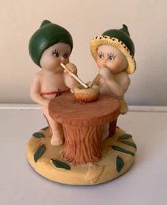 May Gibbs, Gumnut Babies Classic Figurine - SITTING PAIR 1996 - Vintage Rare - Bild 1 von 10
