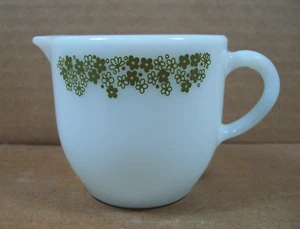 Vintage Pyrex Tableware ~ Crazy Daisy Spring Blossom Creamer 722 ~ Green - Picture 1 of 10