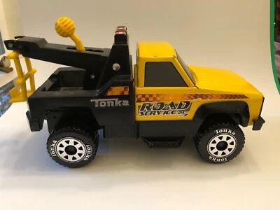 TONKA ROAD SERVICE  WRECKER TOW TRUCK 2012 HASBRO steel/plastic 1/18 Steel - Image 1 of 4