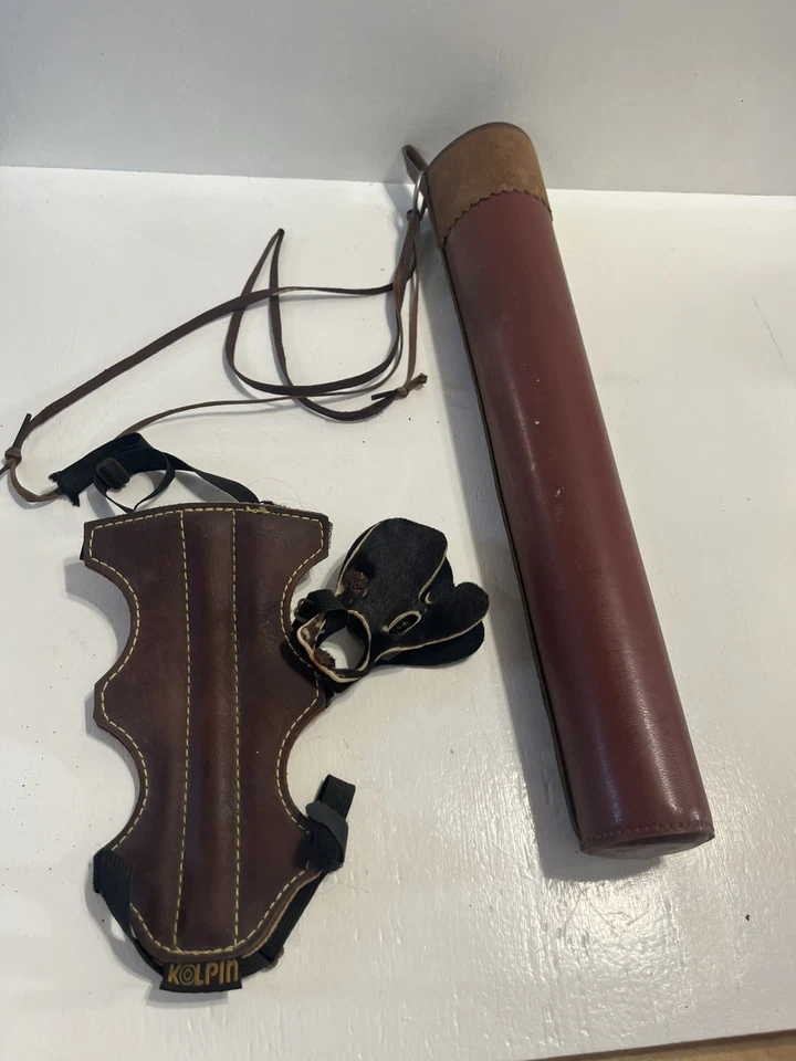 - Traditional Archery Arrow Leather Quiver With Arm Guard  - Image 1 of 4