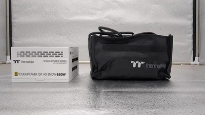 Thermaltake Toughpower GF A3 Snow Edition 850W 80+ dorado completamente modular Foto 1 de 4