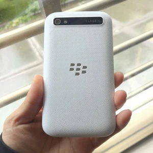 BlackBerry Classic Q20 Unlocked 4G LTE Retro Smartphone 16GB+2GB RAM QWERTY - Picture 1 of 5