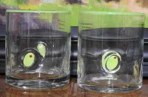 Juego de 2 vasos Anthropologie Dupe Icon Martini oliva 4 1/8" NUEVO - Imagen 1 de 3