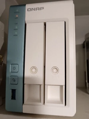 NAS QNAP TS-231P3 per backup dati, videosorveglianza, streaming video e foto - Immagine 1 di 3