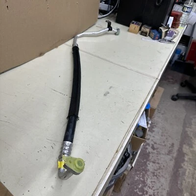 Línea de succión de aire acondicionado Mopar # 5290243AB 2003-05 Dodge Neon Nuevo de Lote Antiguo Foto 1 de 4