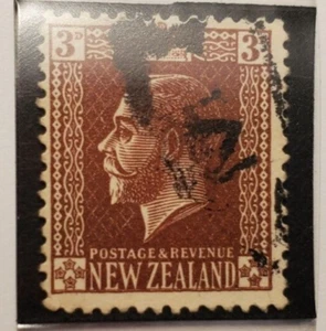 NEW ZEALAND 1919 Scott 164 3p Chocolate "George V" Typo-graphed. Used Postmarked - Picture 1 of 3