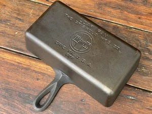 Griswold Cast Iron Loaf Pan - Picture 1 of 10