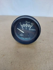 Vintage Yazaki Oil Pressure Gauge 150psi. - Picture 1 of 6