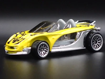 2000 00 Lotus Elise 340R Giallo 1:64 Scala da Collezione Diorama Modellino Auto - Immagine 1 di 4