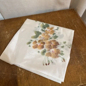 Vintage China handbemaltes Seidentuch 1963 weiß rosa Blumen im Paket zart - Bild 1 von 9
