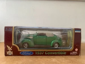 ROAD LEGENDS FORD CONVERTIBLE 1937 EN BOITE 1/18 B9 - Imagen 1 de 5