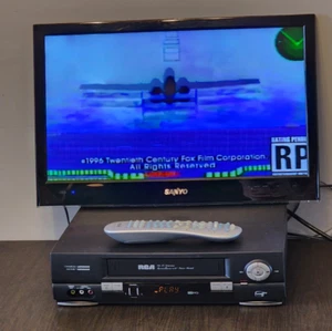 Vtg RCA VR646HF 4 Head Hi-Fi Stereo VCR Plus + Remote AccuSearch Black WORKS - Imagen 1 de 14