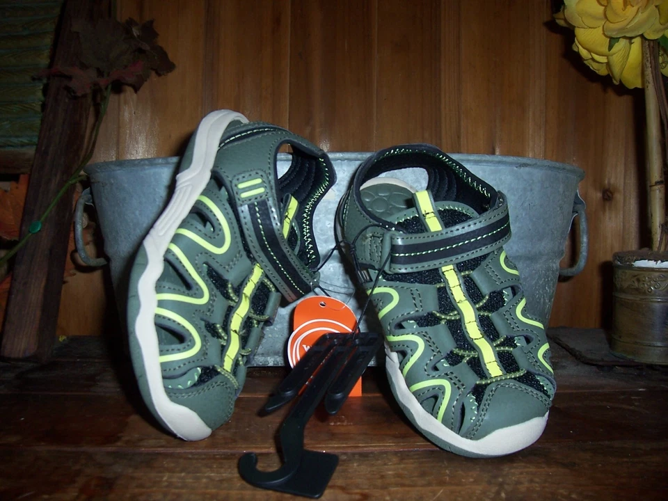 SANDALIAS WONDER NATION NIÑOS PEQUEÑOS VERDE PUNTA CERRADA ZAPATOS TALLA 10 AJUSTABLES NUEVAS Foto 1 de 1