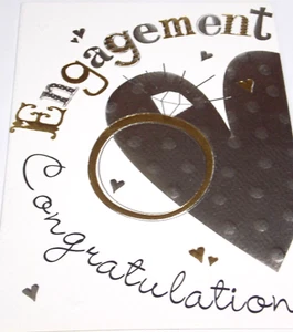 Tarjeta de felicitación de compromiso de Macaroon Cards. - Imagen 1 de 3