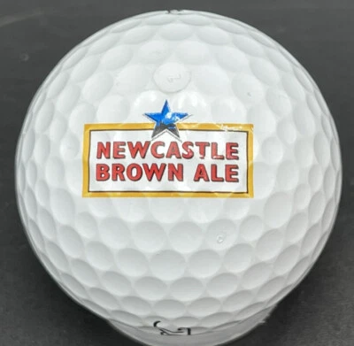 Nueva pelota de golf Castle Brown Ale con logotipo (1) Titleist Pro V1 usada Foto 1 de 4