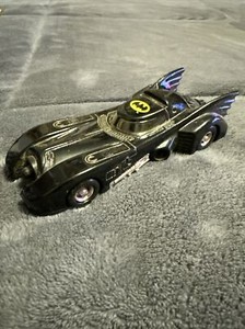 Vintage Batman 1989 Movie BATMOBILE Diecast Metal 5.5" Long Car ERTL 1989!!!!!