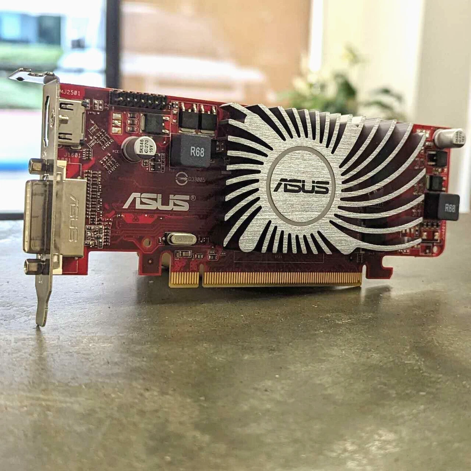 RADEON HD 5450 EAH5450 SILENT/DI/1GD3 LP 1GB DDR3 SDRAM PCI EXPRESS X16 ULBB-8 - Image 1 of 1