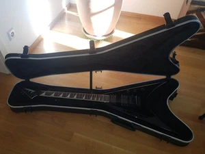 Jackson X Series King V Glänzend Schwarz inkl. Case & 2x Saitensatz extra - Bild 1 von 16