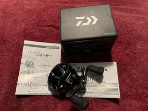 Daiwa Tatula SV TW 70XH Wurfrolle Angeln - NEU!!! - VERSAND KOSTENLOS!!! - Bild 1 von 5