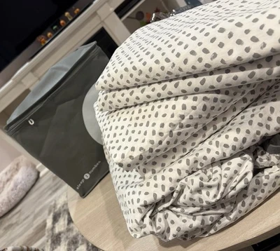 Sleep Number Light Grey BrushStroke Print Flex Top King Sheet Set - Image 1 of 4