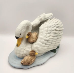 Homco Home Interior Ceramic Swimming Swan Two Baby Cygnets Excellent Condition - Picture 1 of 11