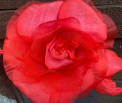 Organza flor seda vintage 6" rosa roja cereza 1 pieza hecha en Checoslovaquia Foto 1 de 4