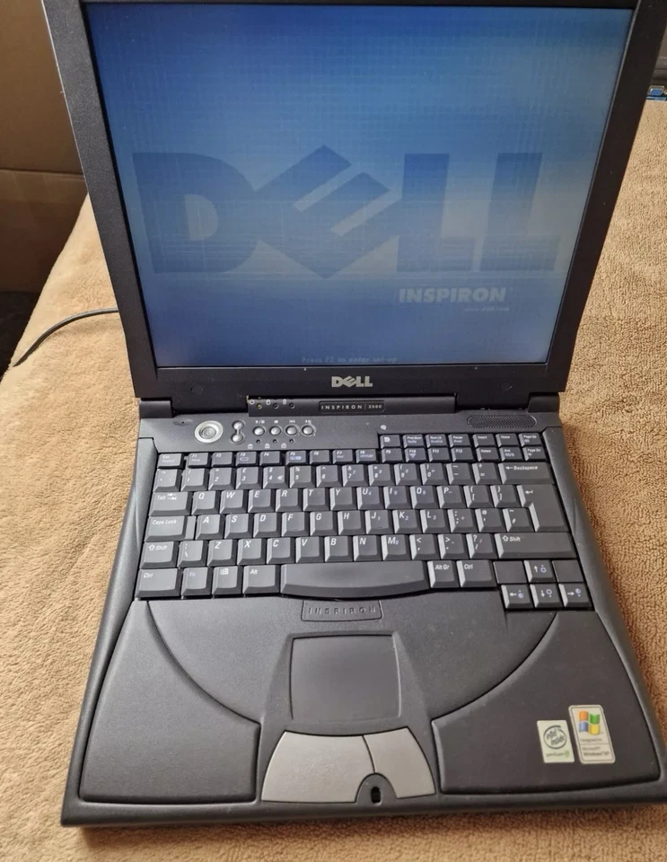 2 X Dell Inspiron 2500 Pentium III 1GHZz 14,1" Untested Read Description - Image 1 of 4