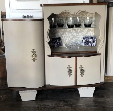 Antique Cabinet, Liquor Dry Bar **Local Pick Up ** Cover