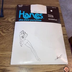 Hanes Ultra Sheer Pantyhose,White Size B Sandalfoot Control top NEW - Picture 1 of 2