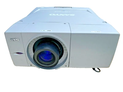 SANYO PRO xtraX PLC-XF60 LCD Projektor Beamer Multiverse Projektor  - Bild 1 von 4